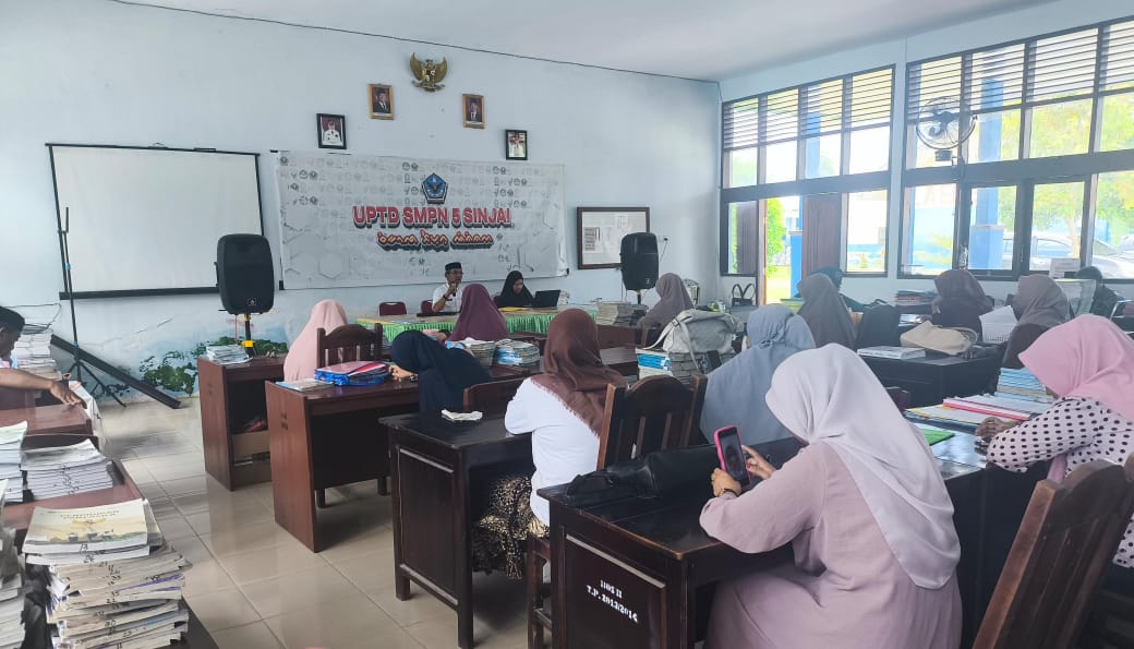 UPTD SMPN 5 SINJAI Gelar Rapat Persiapan P5, US, dan SAS di Bulan Ramadan, Semangat Guru Menginspirasi UPTD SMPN 5 SINJAI Gelar Rapat Persiapan P5, US, dan SAS di Bulan Ramadan, Semangat Guru Menginspirasi