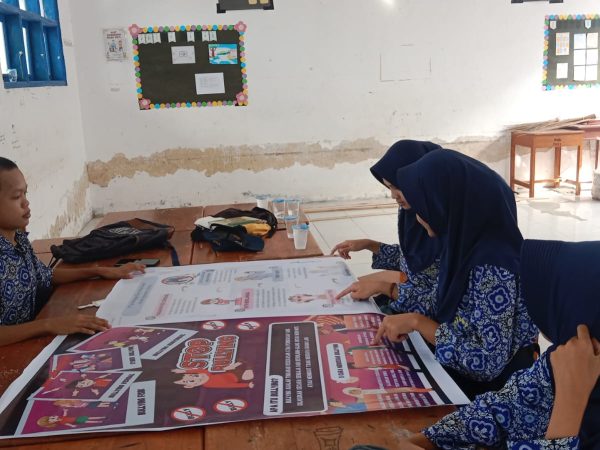UPTD SMPN 5 Sinjai Ukir Kreativitas Digital, Bangun NKRI Lewat Poster dan Infografis