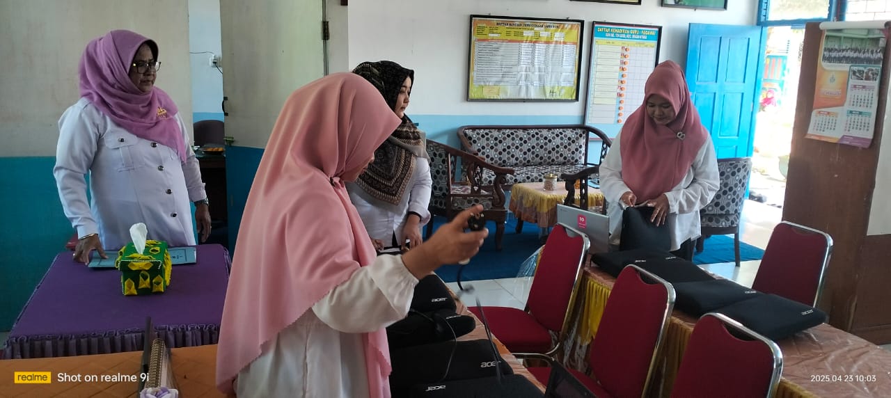 UPTD SMPN 5 Sinjai Mantapkan Persiapan Ujian Sekolah Berbasis Chromebook: Kepala Sekolah dan Ketua Panitia Ungkap Optimisme! UPTD SMPN 5 Sinjai Mantapkan Persiapan Ujian Sekolah Berbasis Chromebook: Kepala Sekolah dan Ketua Panitia Ungkap Optimisme!