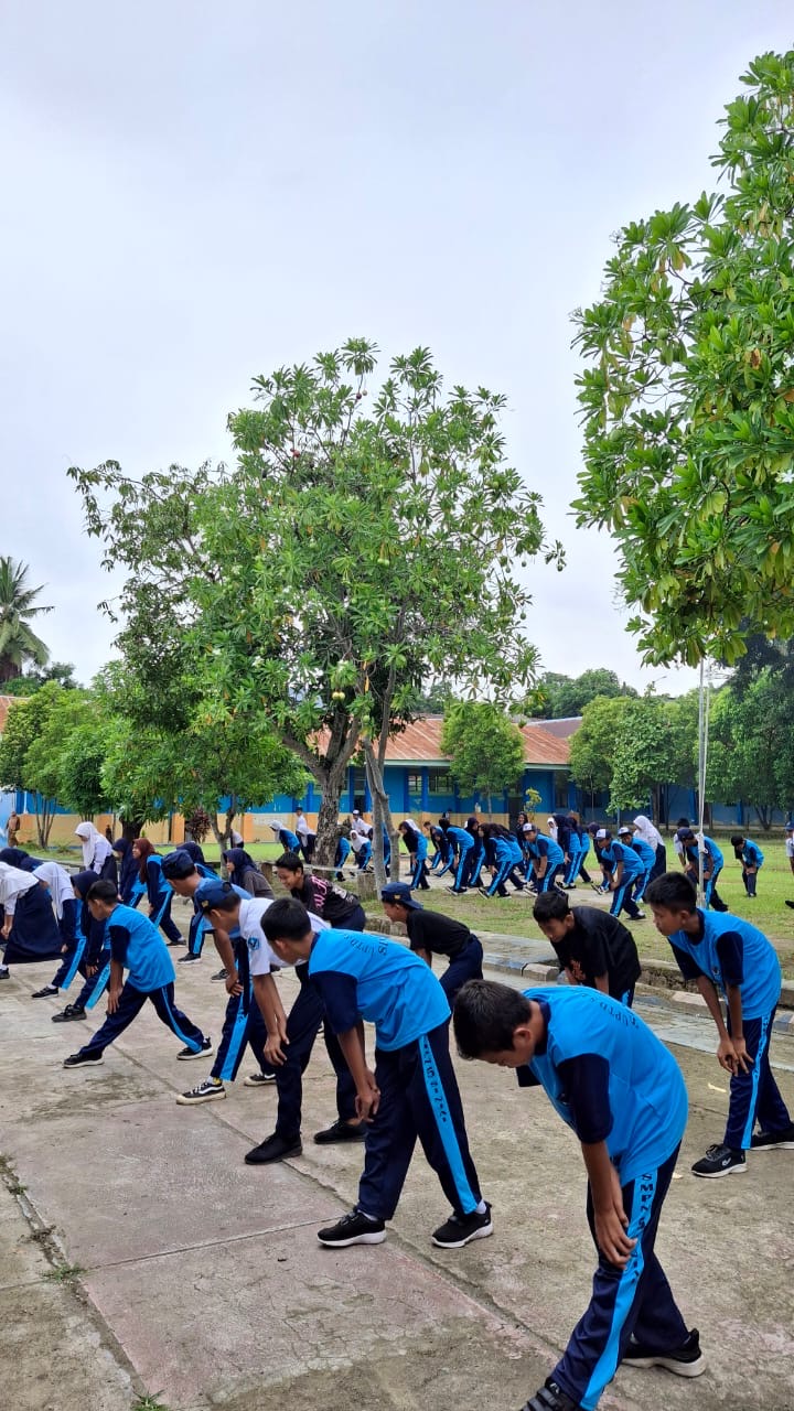 Melalui Gerak Kita Berkarya: Kelas 7 SMPN 5 Sinjai Wujudkan Tema P5 dengan "Senam Anak Indonesia Hebat"