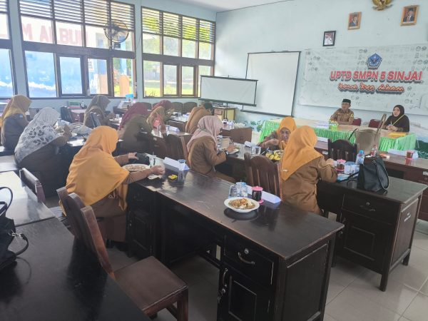 Usai USBC Kepala Sekolah UPTD SMPN 5 Sinjai , Bapak Dr. Ilham Nur, S.Pd.,M.Pd, Ucapkan Terima Kasih kepada Para Pengawas USBC