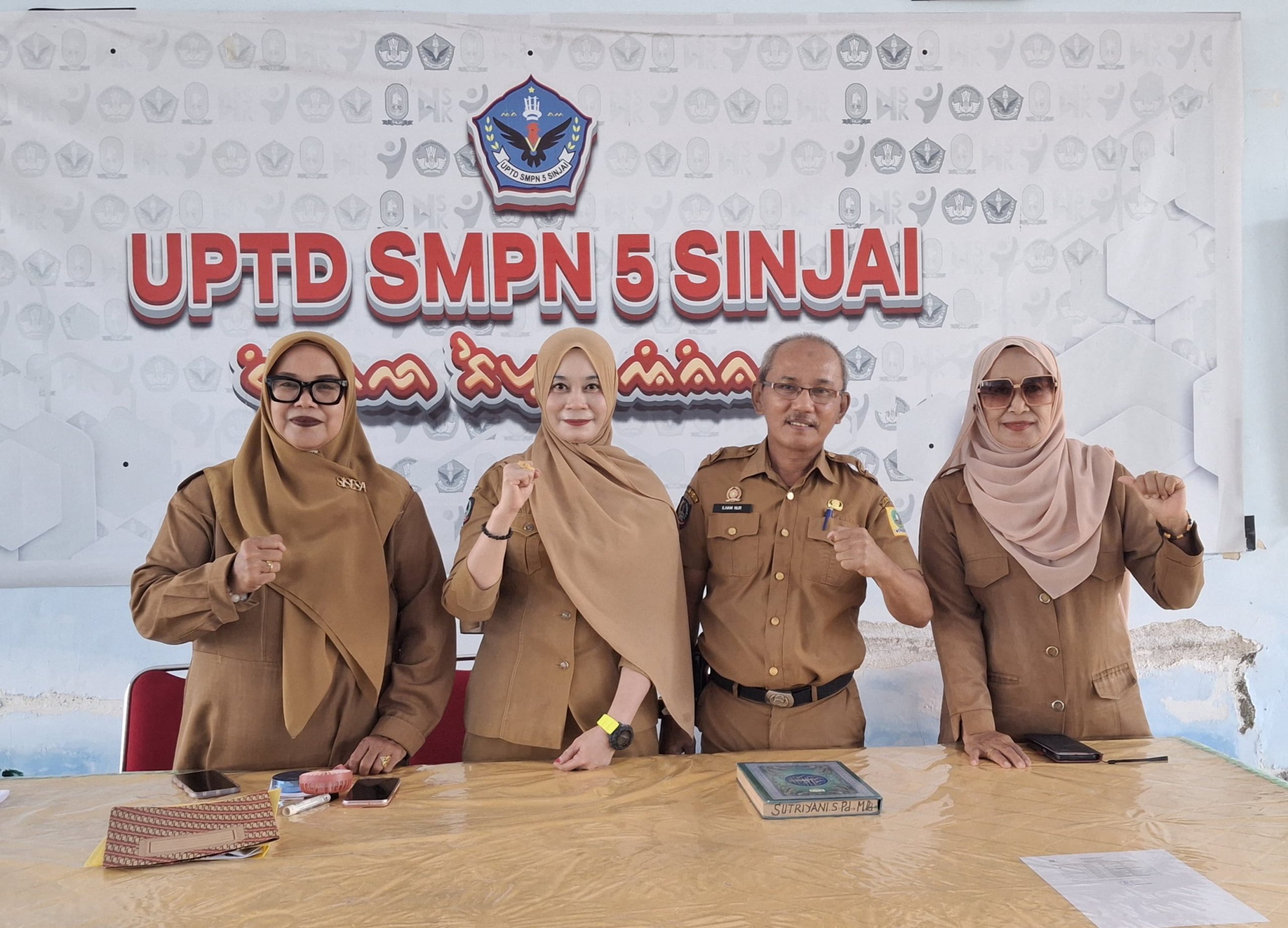 Hari Pertama SAS Genap 2024/2025 di UPTD SMPN 5 Sinjai: Antusiasme dan Kelancaran Pelaksanaan Daring Hari Pertama SAS Genap 2024/2025 di UPTD SMPN 5 Sinjai: Antusiasme dan Kelancaran Pelaksanaan Daring